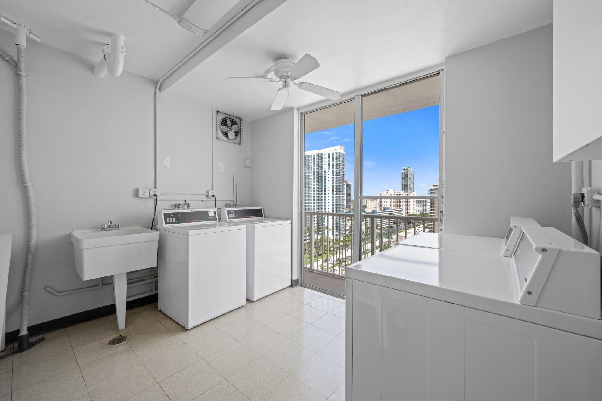 THE HEMISPHERES - Residential