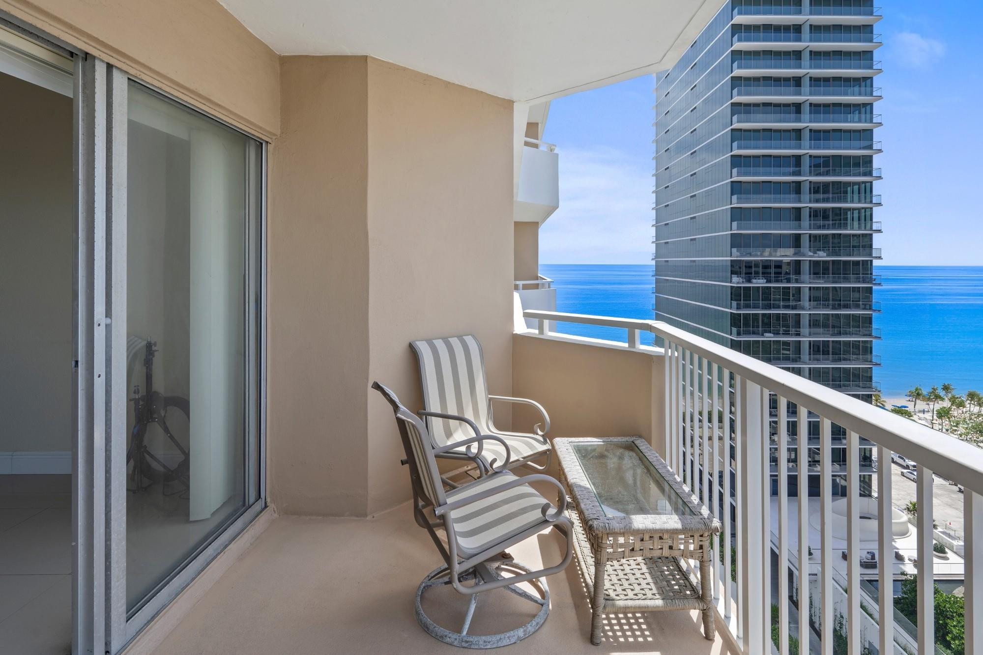 THE HEMISPHERES - Residential