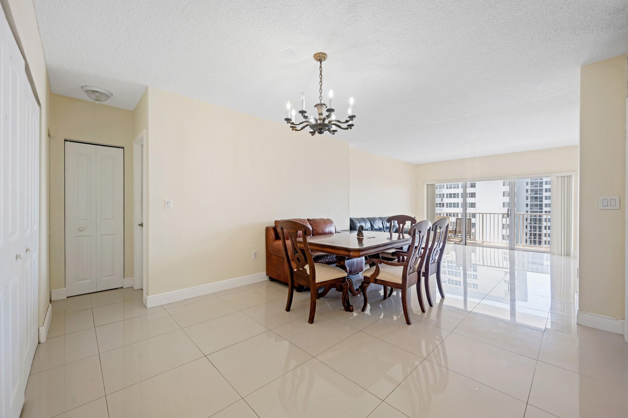 THE HEMISPHERES - Residential