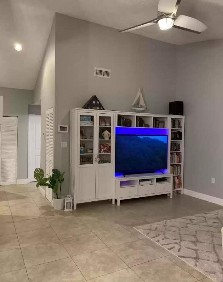 STERLING VILLAGES OF PALM - Residential Lease