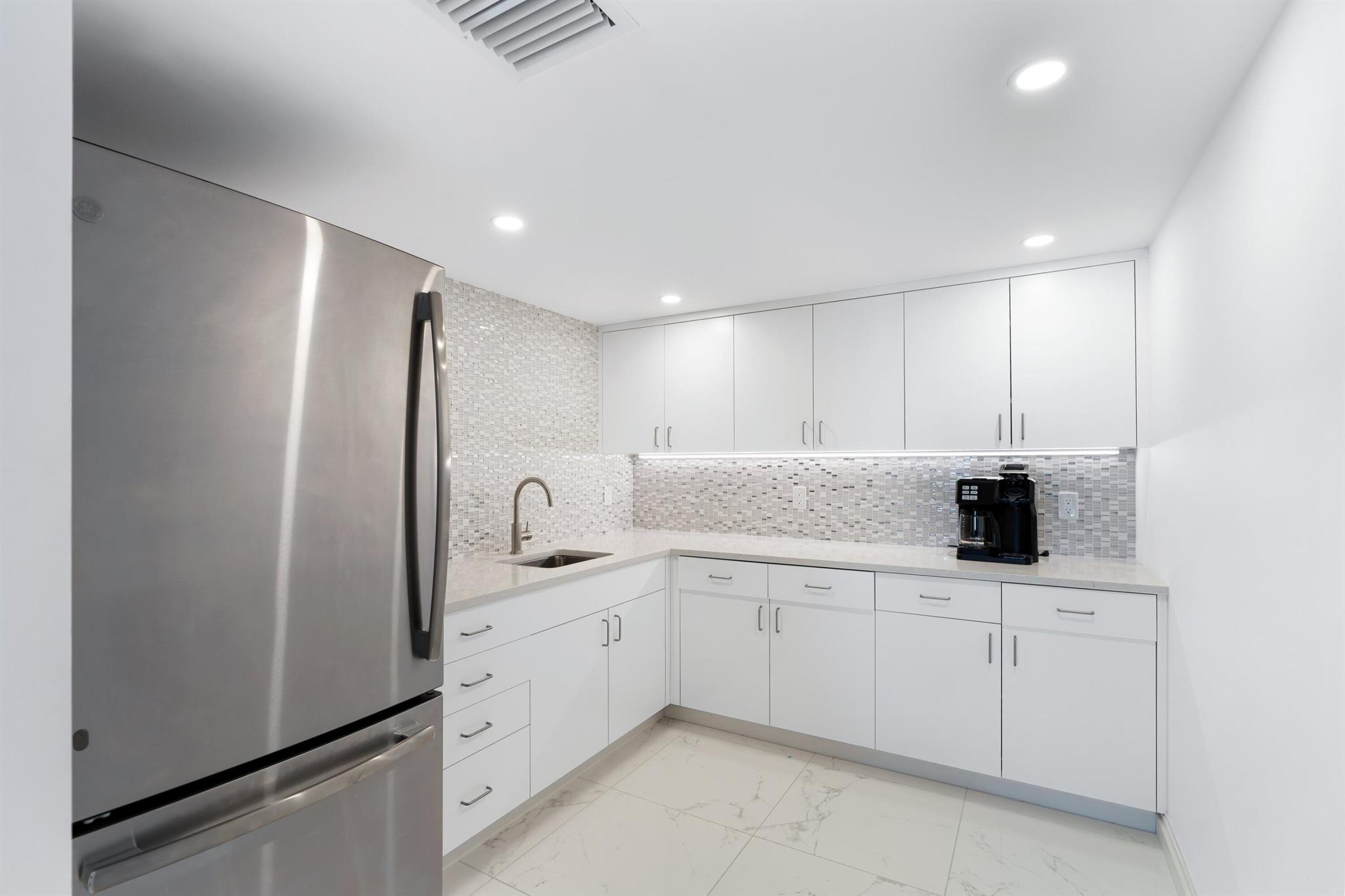 SUN AND SURF ONE HUNDRED - Residential