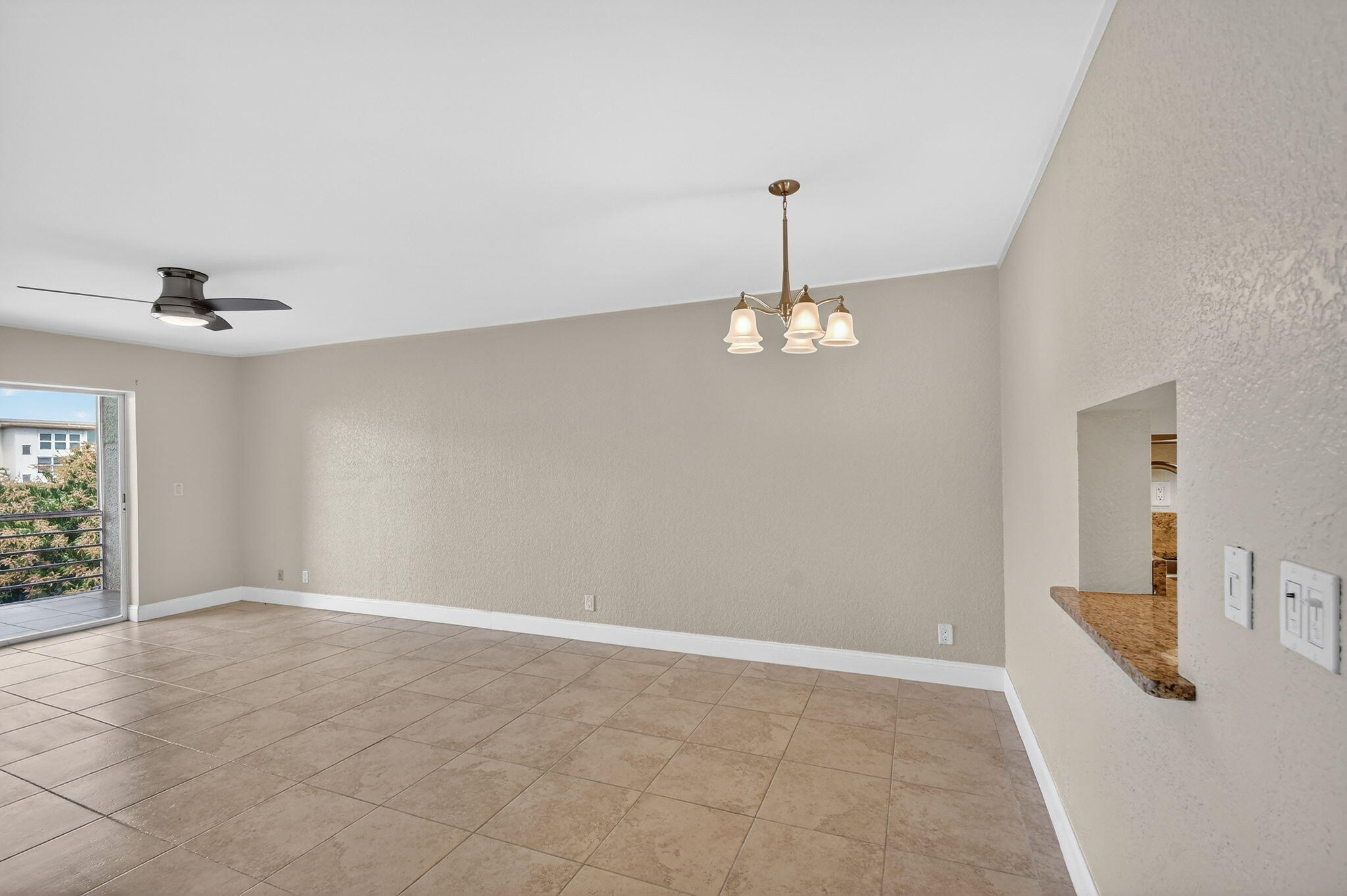 VILLAGE ROYALE ON THE GREEN CONDO - Residential