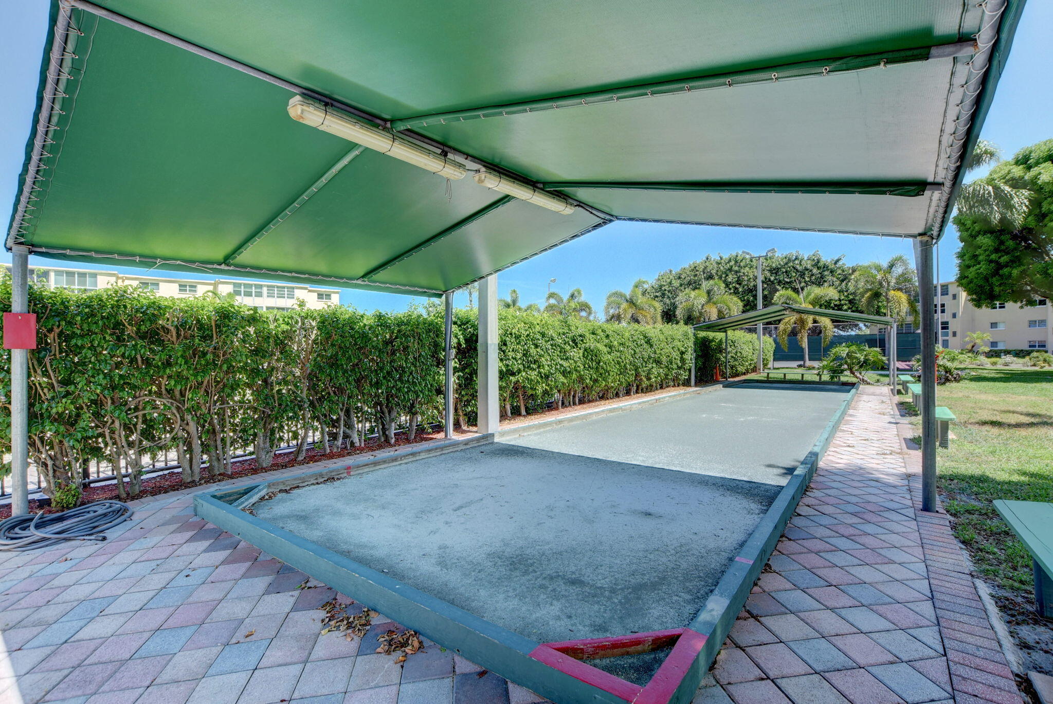 VILLAGE ROYALE ON THE GREEN CONDO - Residential