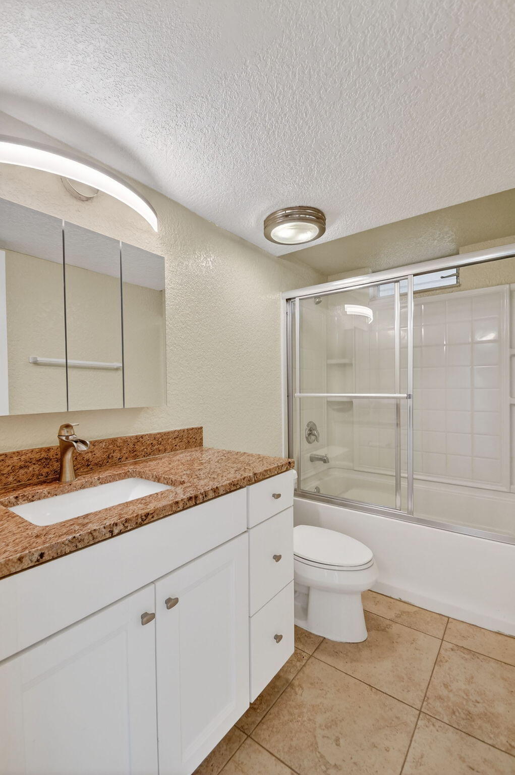 VILLAGE ROYALE ON THE GREEN CONDO - Residential