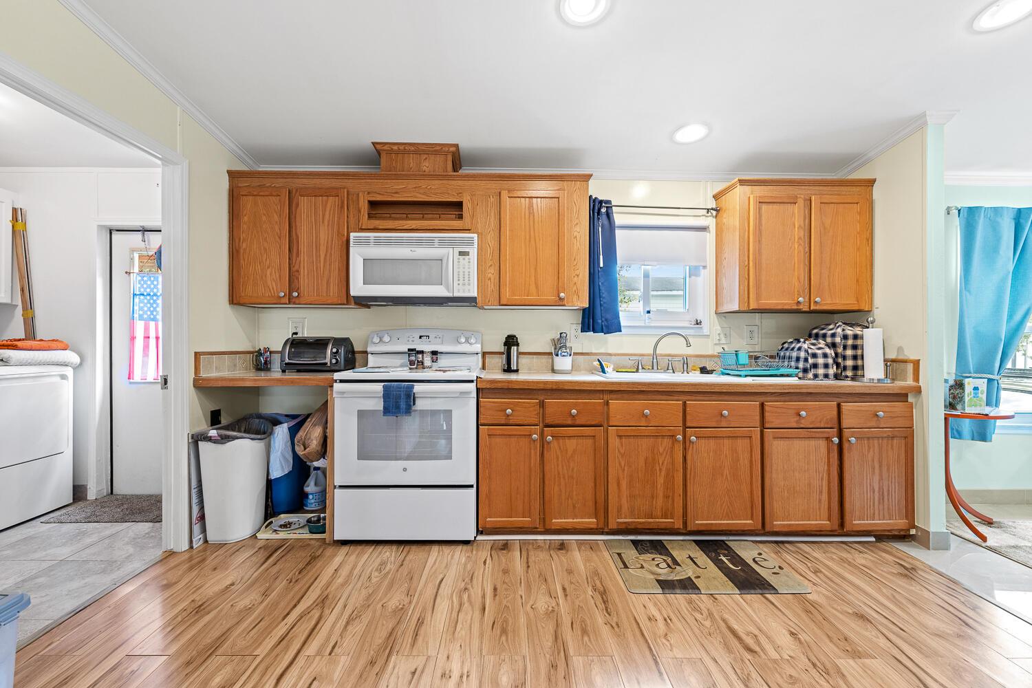 SANDALFOOT BLVD ESTATES - Residential