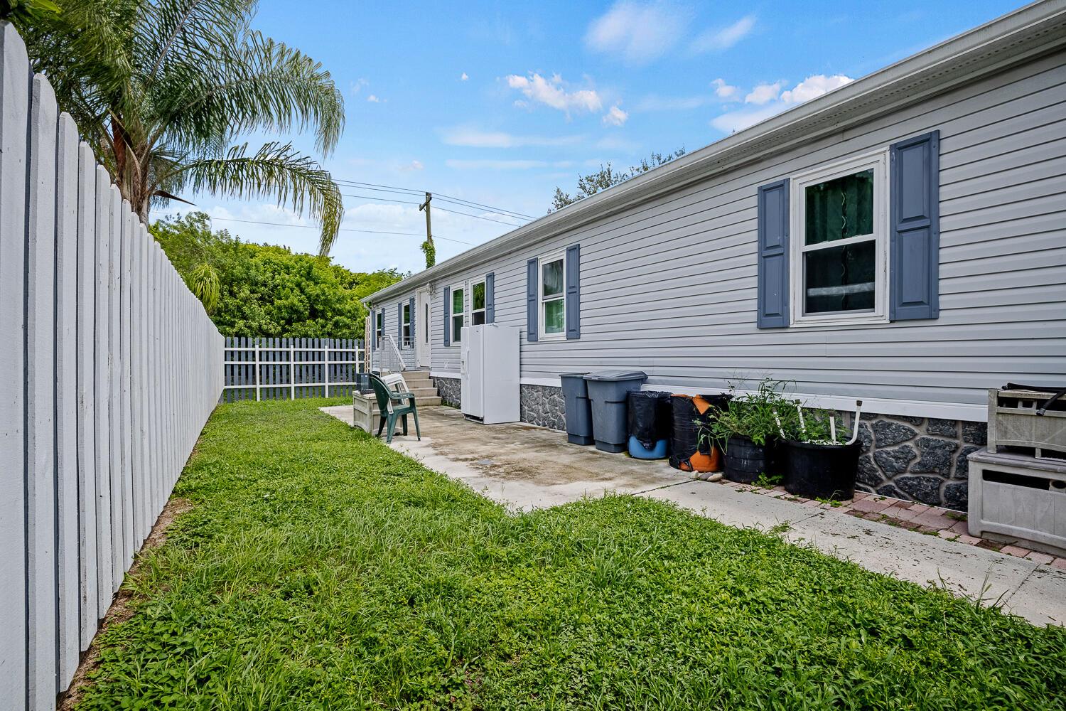 SANDALFOOT BLVD ESTATES - Residential