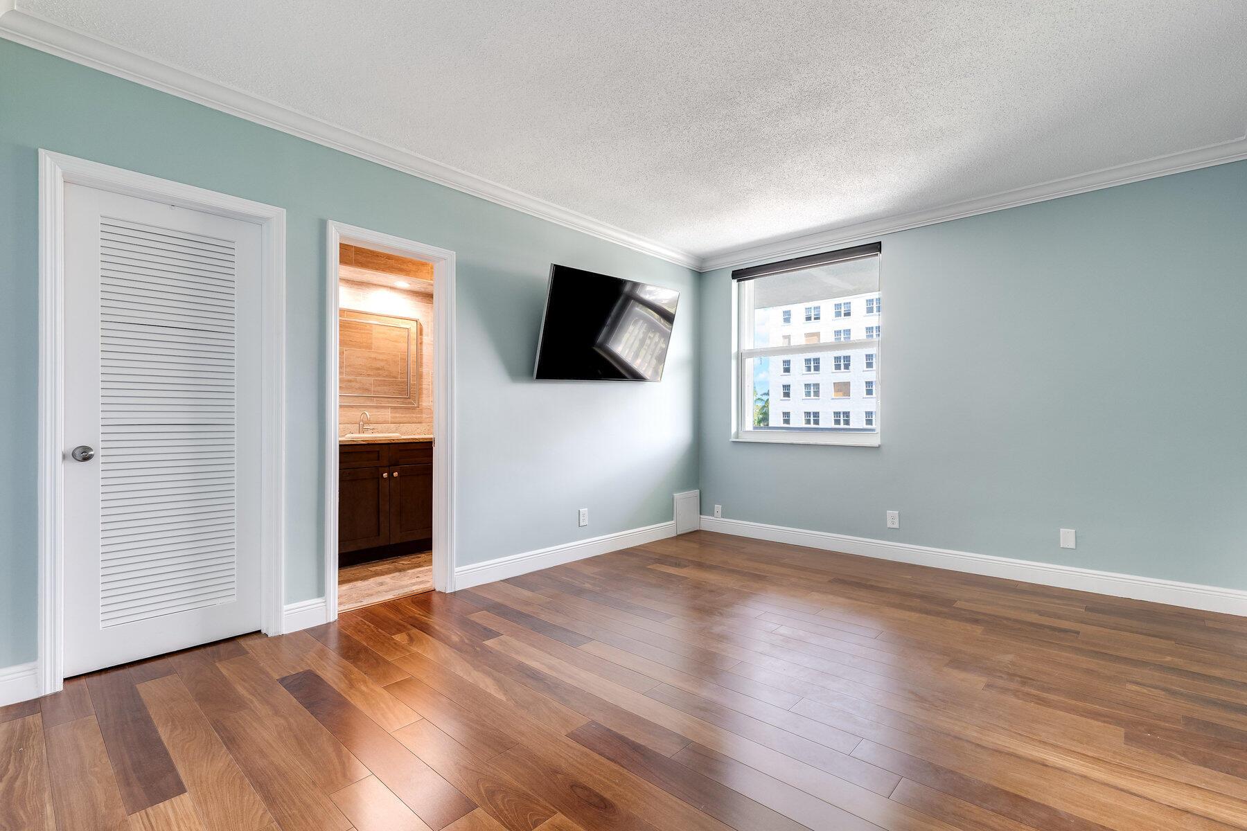 GOLD COAST TOWERS CONDO - Residential