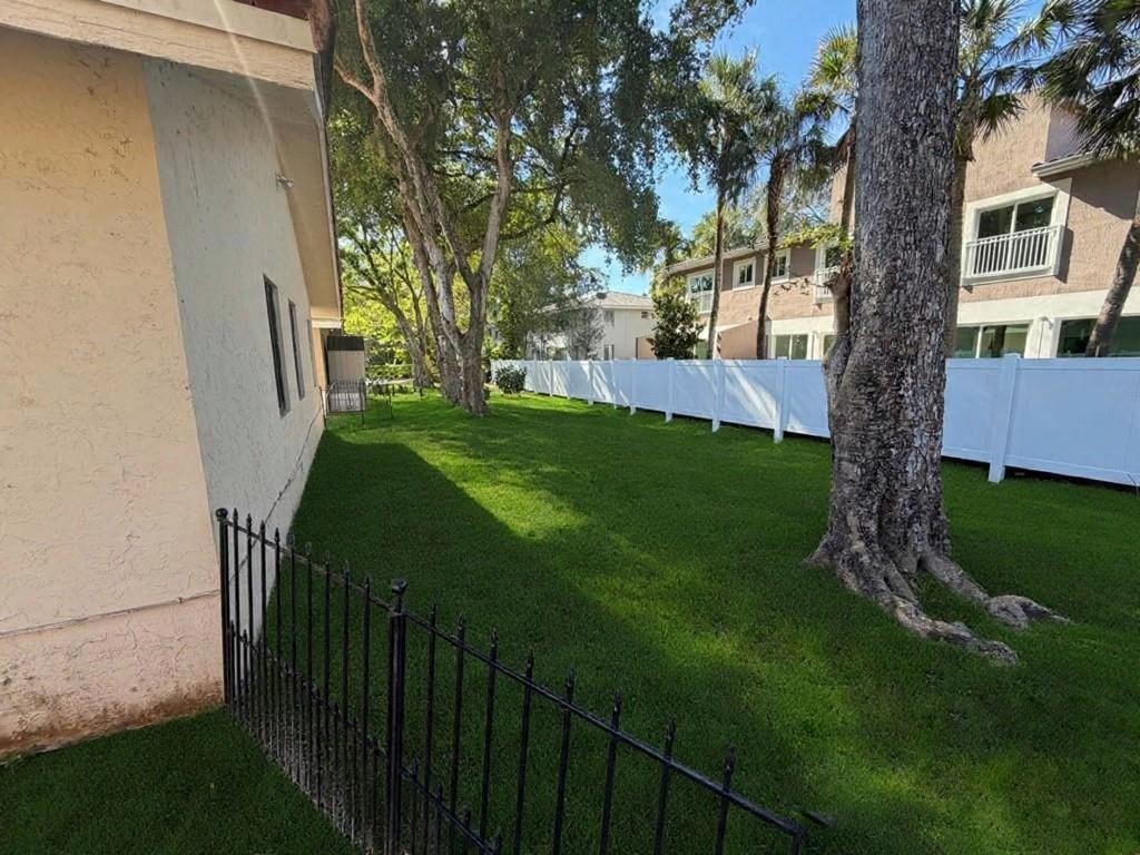 CORAL SPRINGS UNIVERSITY - Residential