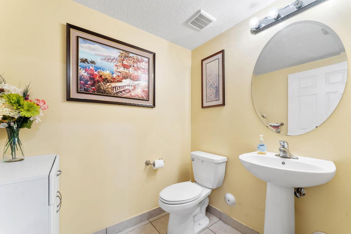 CELEBRATION POINTE - Residential