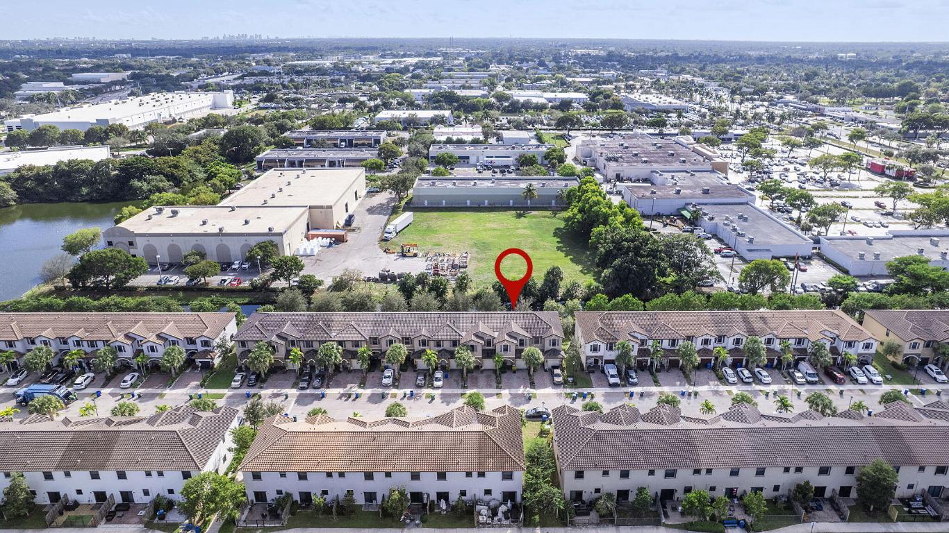 CELEBRATION POINTE - Residential