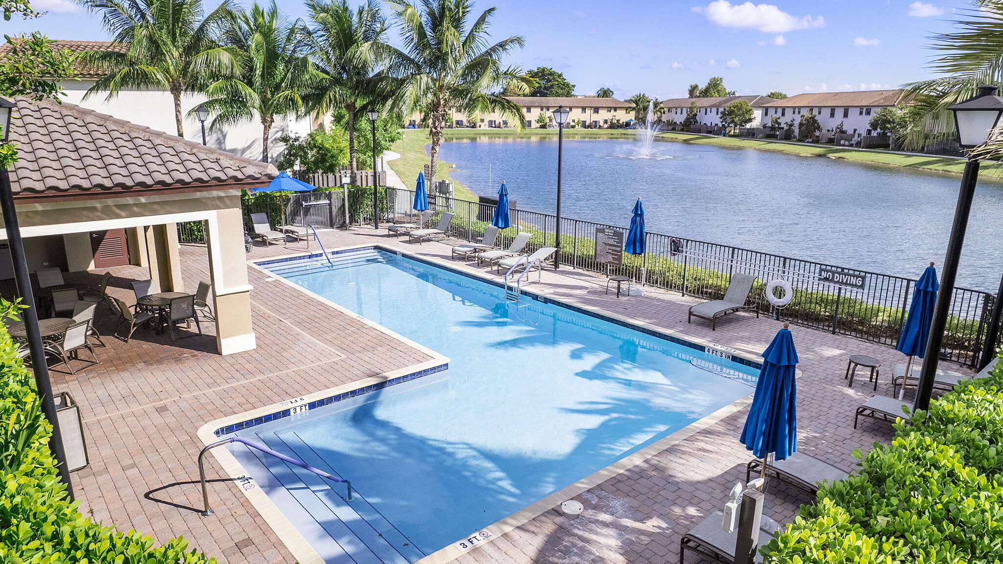 CELEBRATION POINTE - Residential
