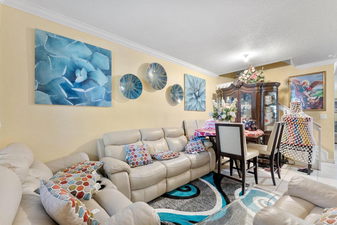 CELEBRATION POINTE - Residential