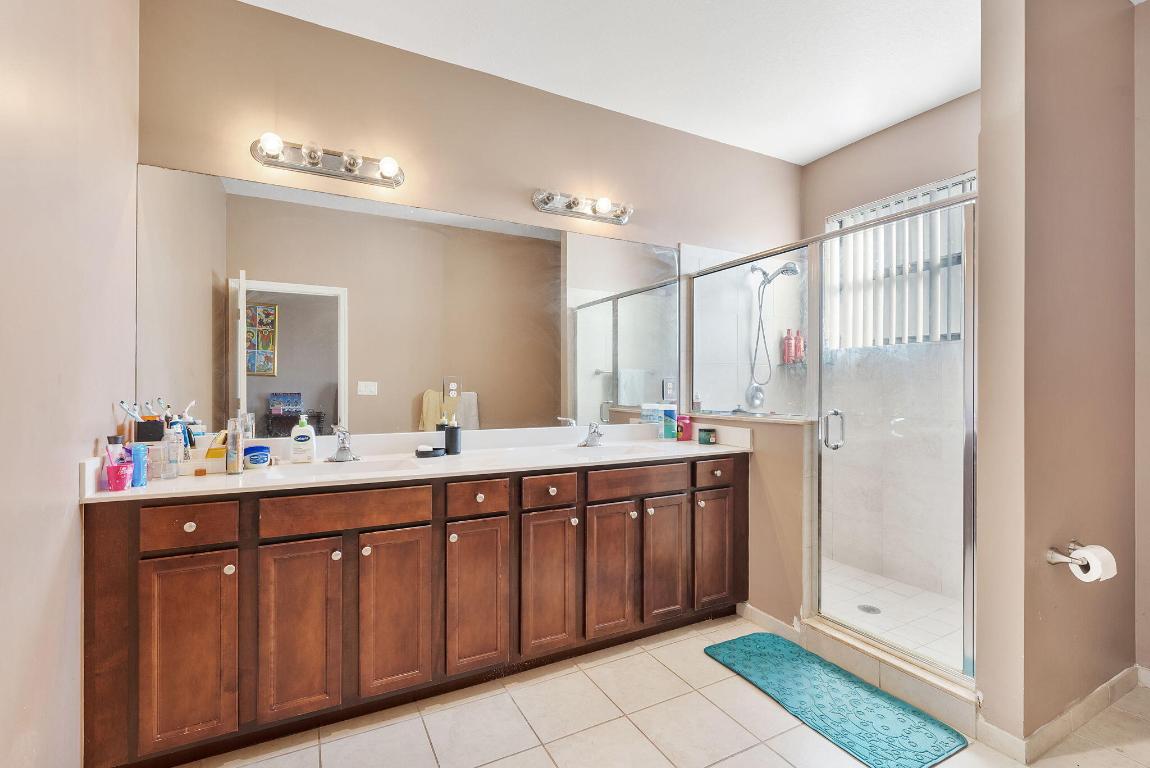 CELEBRATION POINTE - Residential