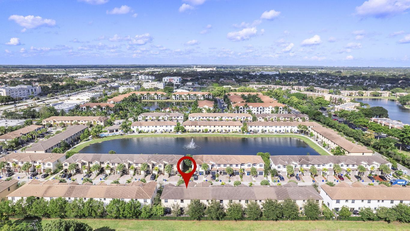 CELEBRATION POINTE - Residential