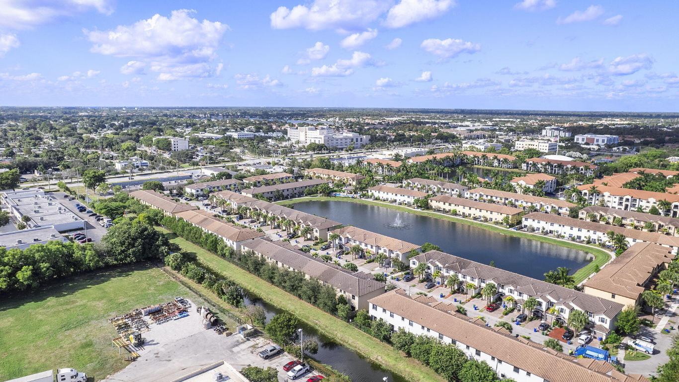 CELEBRATION POINTE - Residential