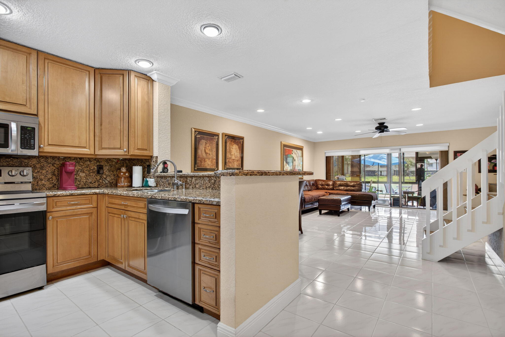 GOLDEN RAINTREE IV-B CONDO - Residential