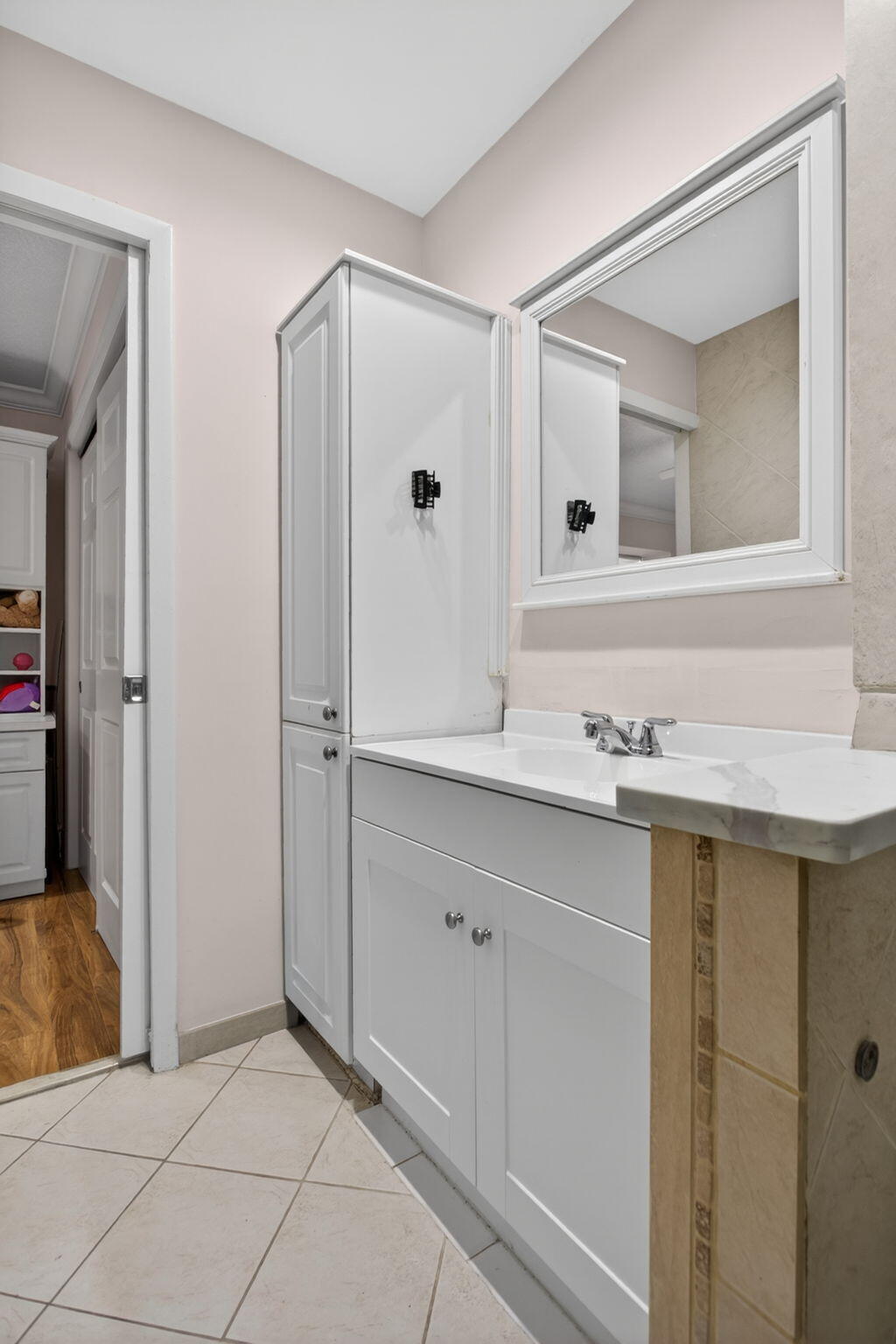 GOLDEN RAINTREE IV-B CONDO - Residential