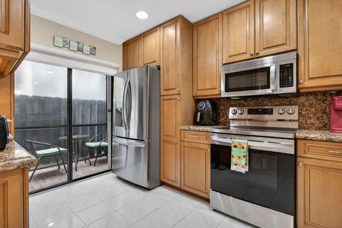 Tiny photo for 3327 Carambola Circle S, Coconut Creek, FL 33066 (MLS # B26031466)