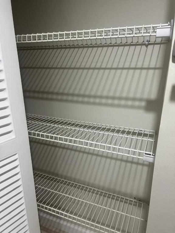 SEVEN SPRINGS 1 - Residential Lease