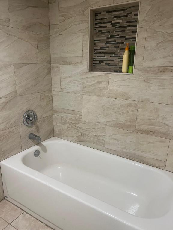 SEVEN SPRINGS 1 - Residential Lease