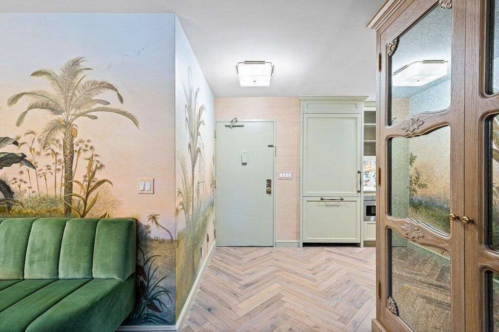 Photo of 227 Brazilian Avenue #2e, Palm Beach, FL 33480 (MLS # R11055135)