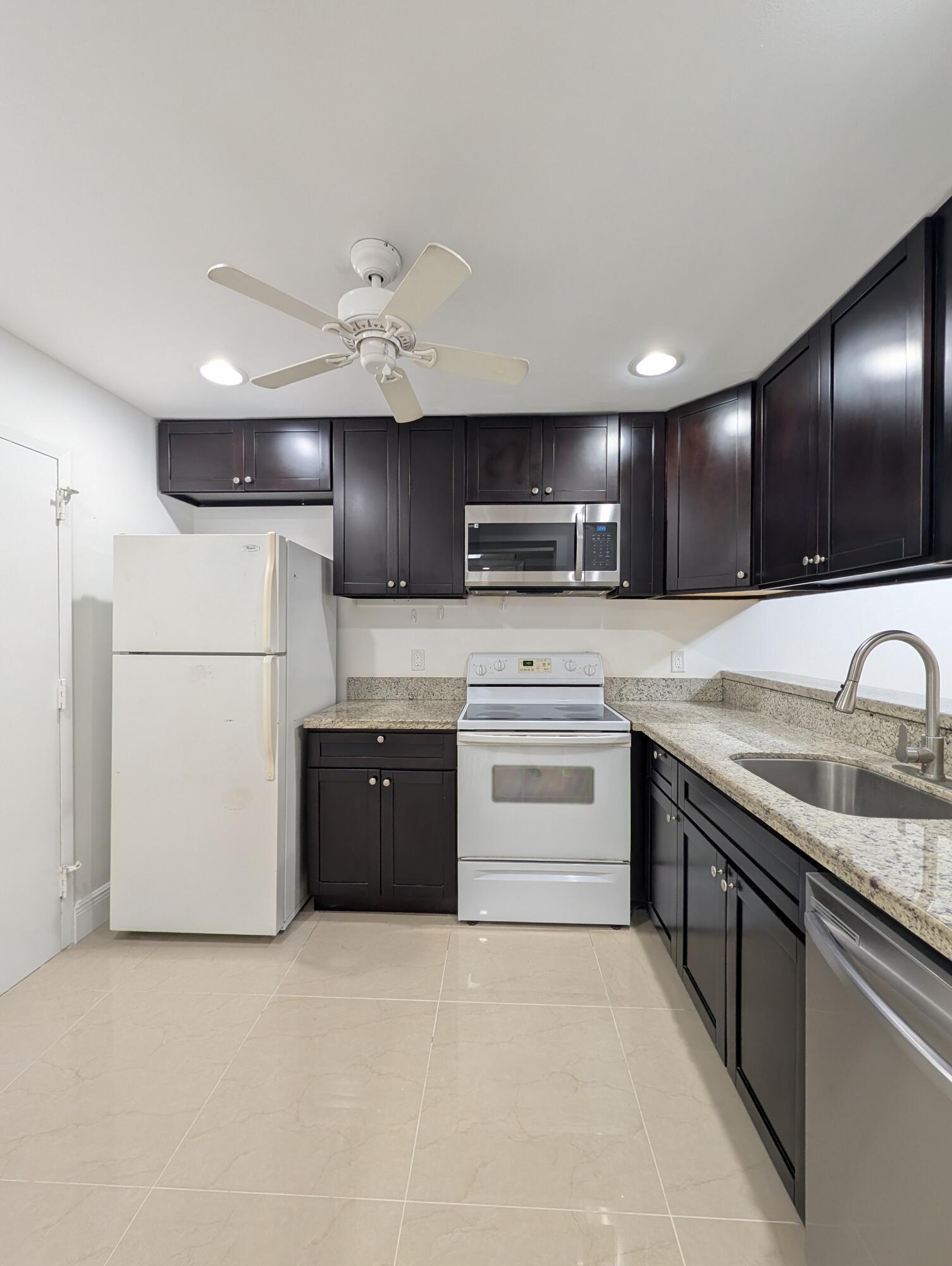 BAHAMA VILLAGE CONDO - Residential Lease