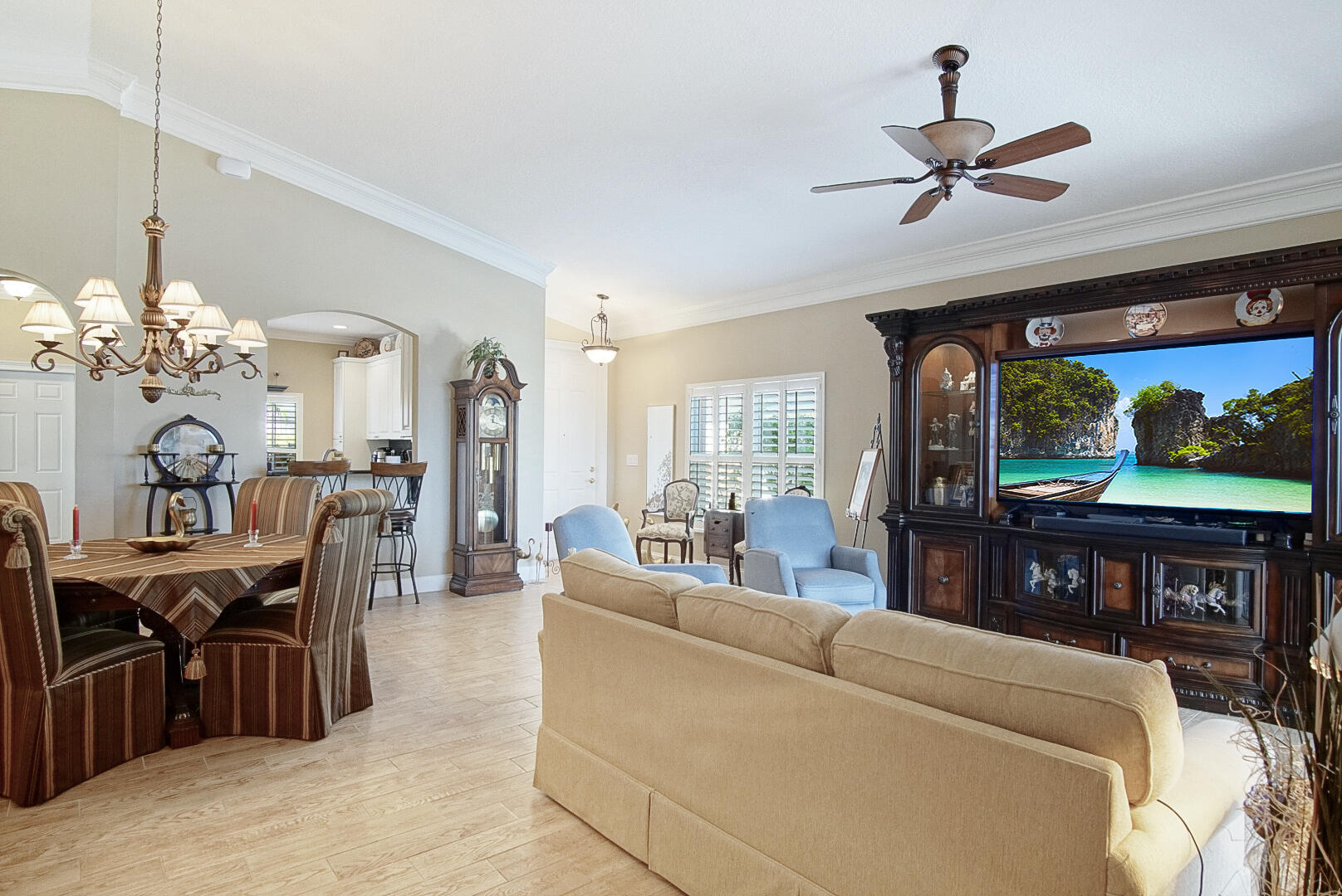 356 NW Breezy Point Loop