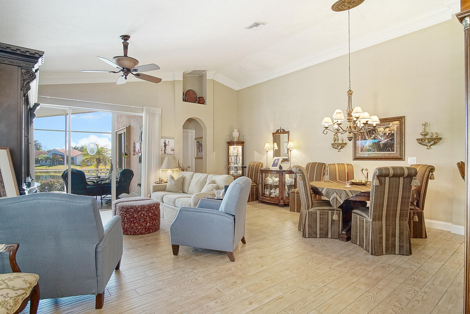 356 NW Breezy Point Loop