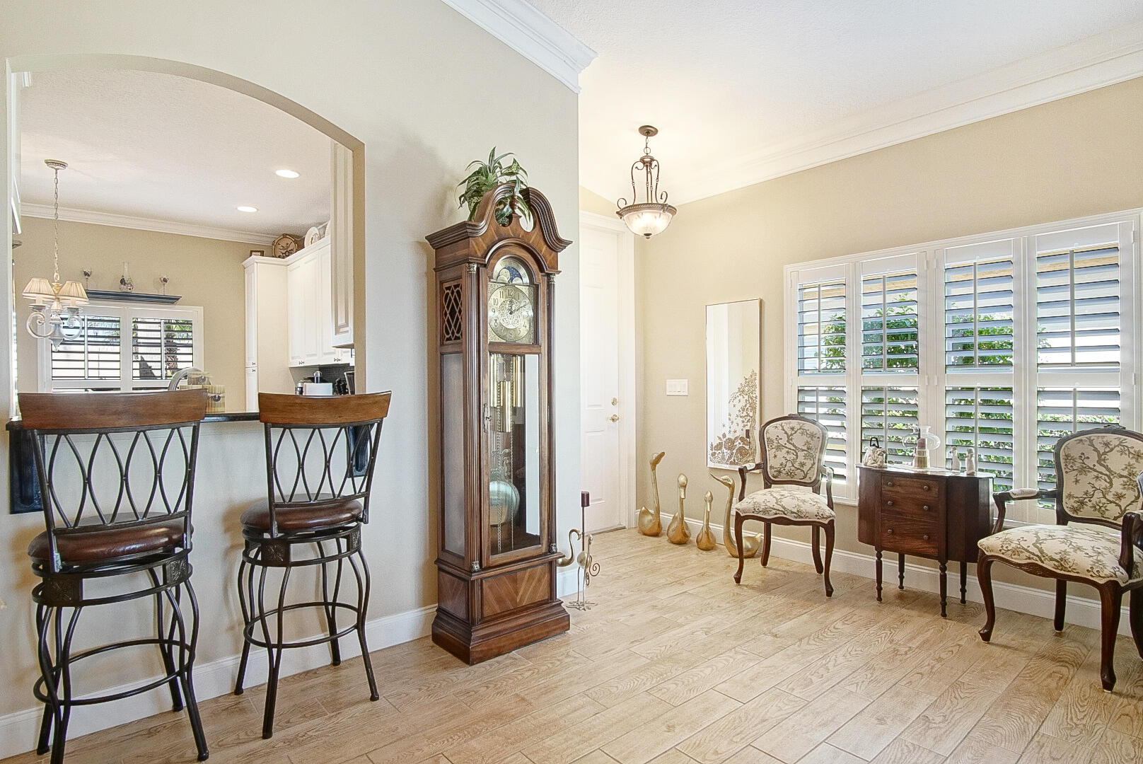 356 NW Breezy Point Loop