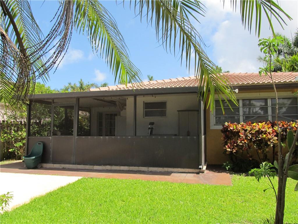 HOLLYWOOD LAKES SEC - Residential