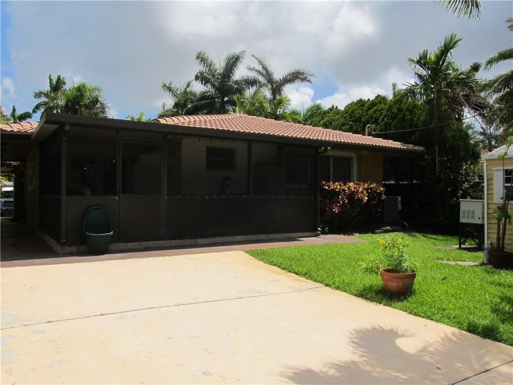 HOLLYWOOD LAKES SEC - Residential