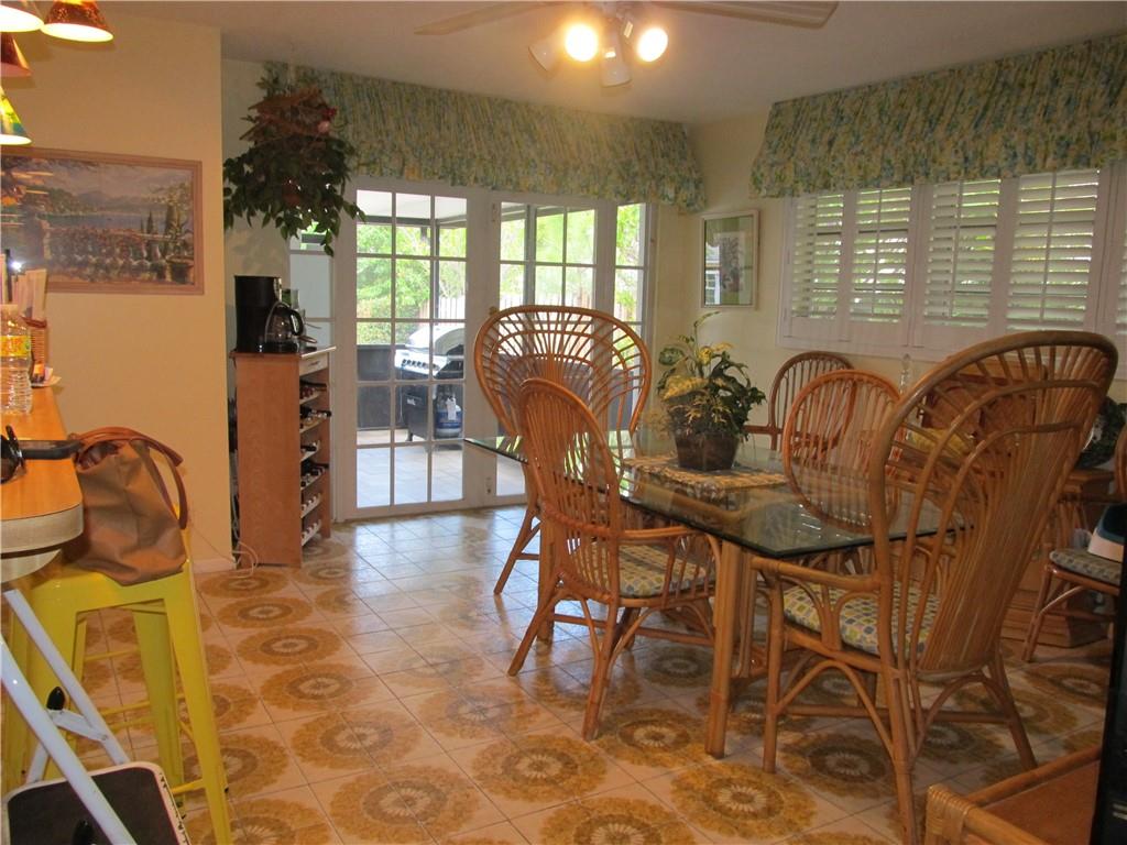 HOLLYWOOD LAKES SEC - Residential