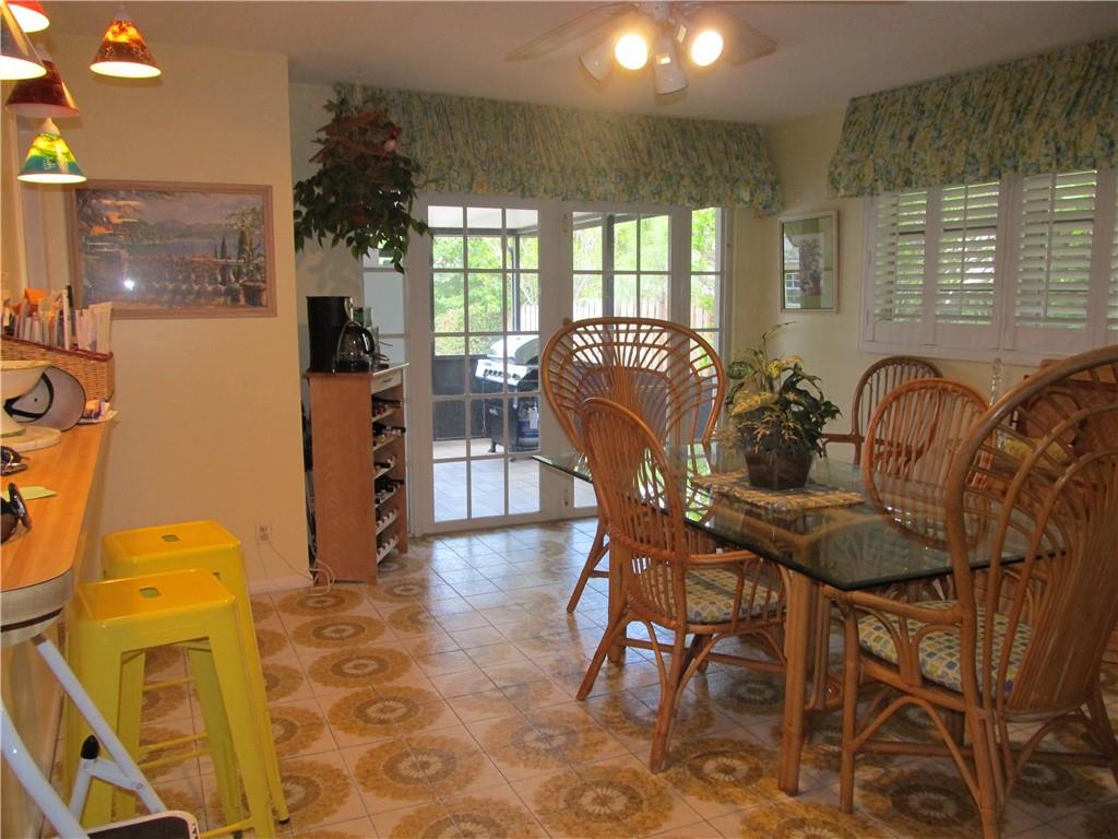 HOLLYWOOD LAKES SEC - Residential