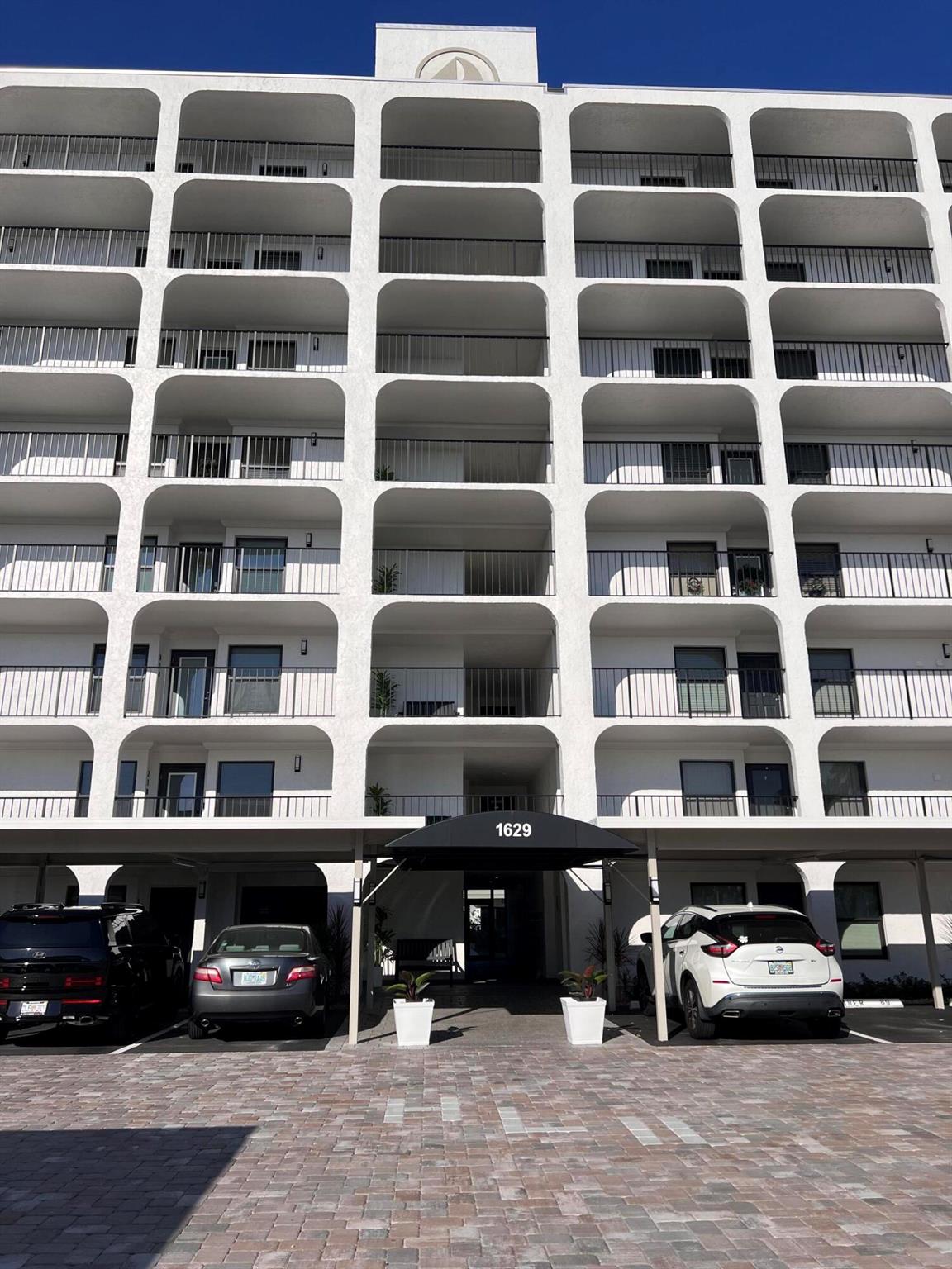 HILLSBORO LANDINGS CONDO - Residential Lease