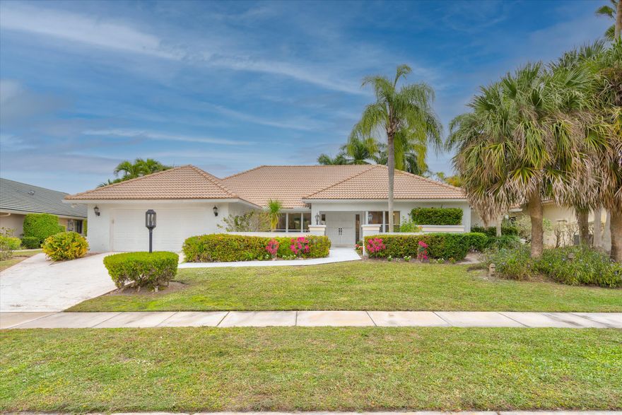 Beautiful 3 bedrooms, 2.5 baths single family home with 2 car garage + golf cart garage and breathtaking views of lake and golf course! Renovated kitchen with granite countertops, ss appliances and a breakfast nook. Spacious master suite features vaulted ceilings and gorgeous views of the pool & lake! Come enjoy the large screened-in patio and large pool deck that is great for entertaining. Upgrades include: 2019 Ac, 2015 water heater, 2014 pool heater, colored lights in pool, washer/dryer 2016. This home is located in the Stonebridge Country Club which has a mandatory membership, $74,500 due at closing + yearly fees - see schedule of fees attached. Must own for a year before renting. Stonebridge Country Club is a gate-manned mandatory country club community with just 398 homes amidst 400 acres of land. Amenities include 2015 Kipp Schulties designed 18-hole championship golf course, driving range, 6,000 sq ft Fitness Center & Spa, dining venues, 6 Har-Tru tennis courts and resort style pool. Schedule a showing today!