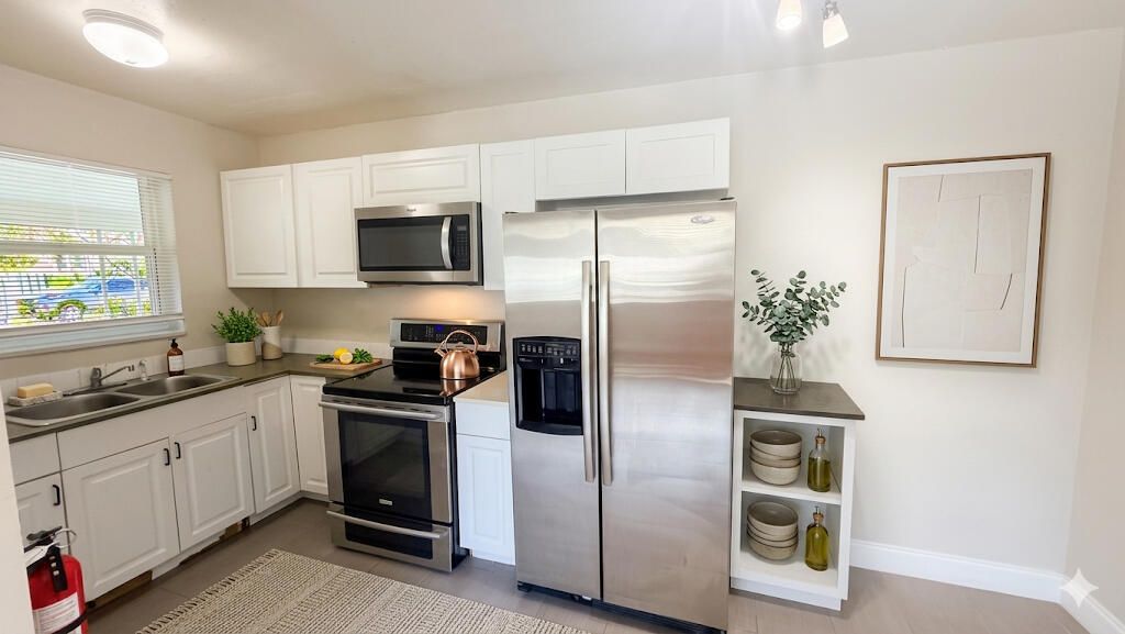 Photo of 800 Moffett Street #4, Hallandale Beach, FL 33009 (MLS # B26017650)