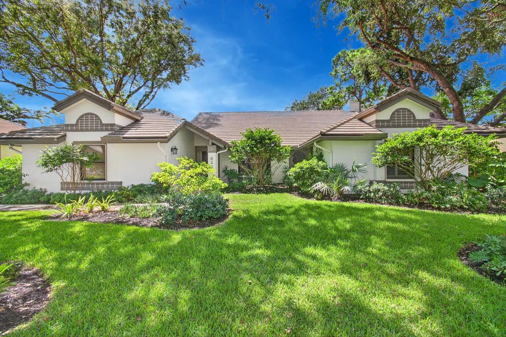 Photo of 4256 Gleneagles Drive, Boynton Beach, FL 33436 (MLS # R11112487)