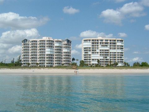 A home in Hutchinson Island