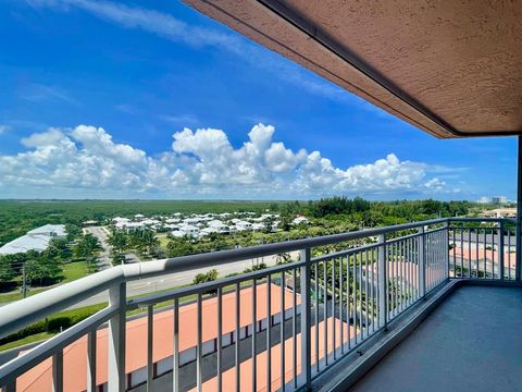 A home in Hutchinson Island