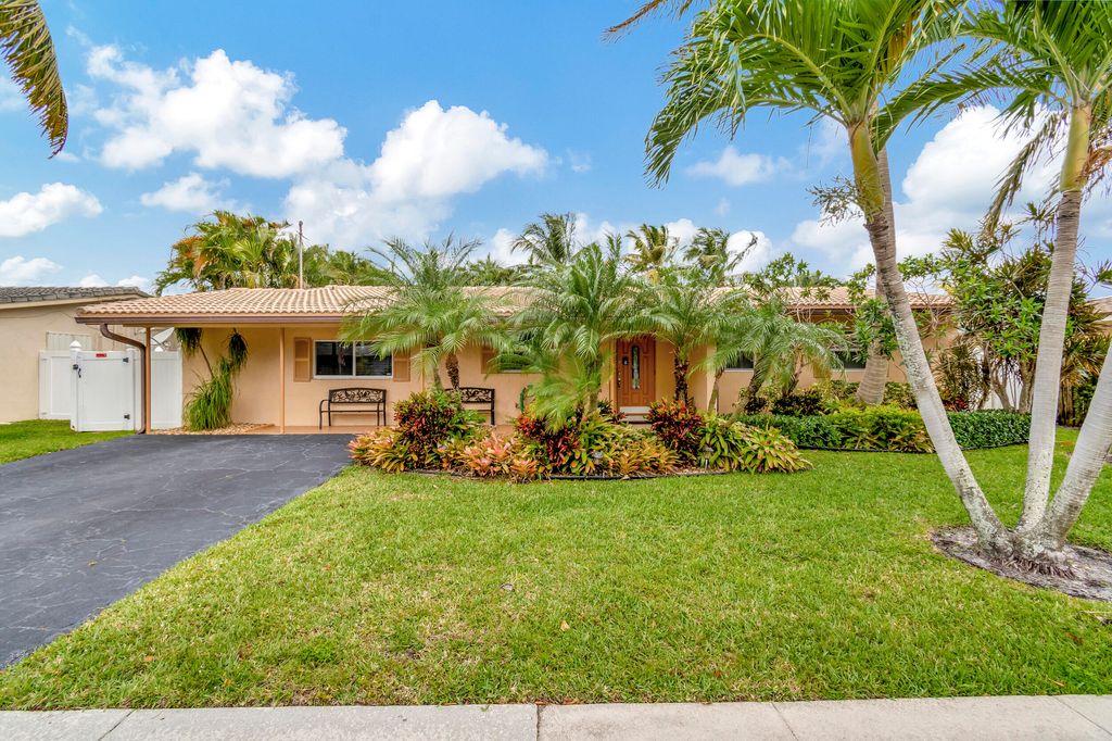 Photo of 11 Forest Hills Lane, Boca Raton, FL 33431 (MLS # R10976456)