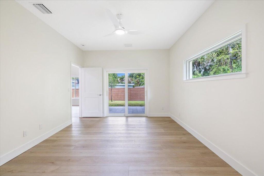 Photo of 2376 28th Avenue SW, Vero Beach, FL 32968 (MLS # B26013924)