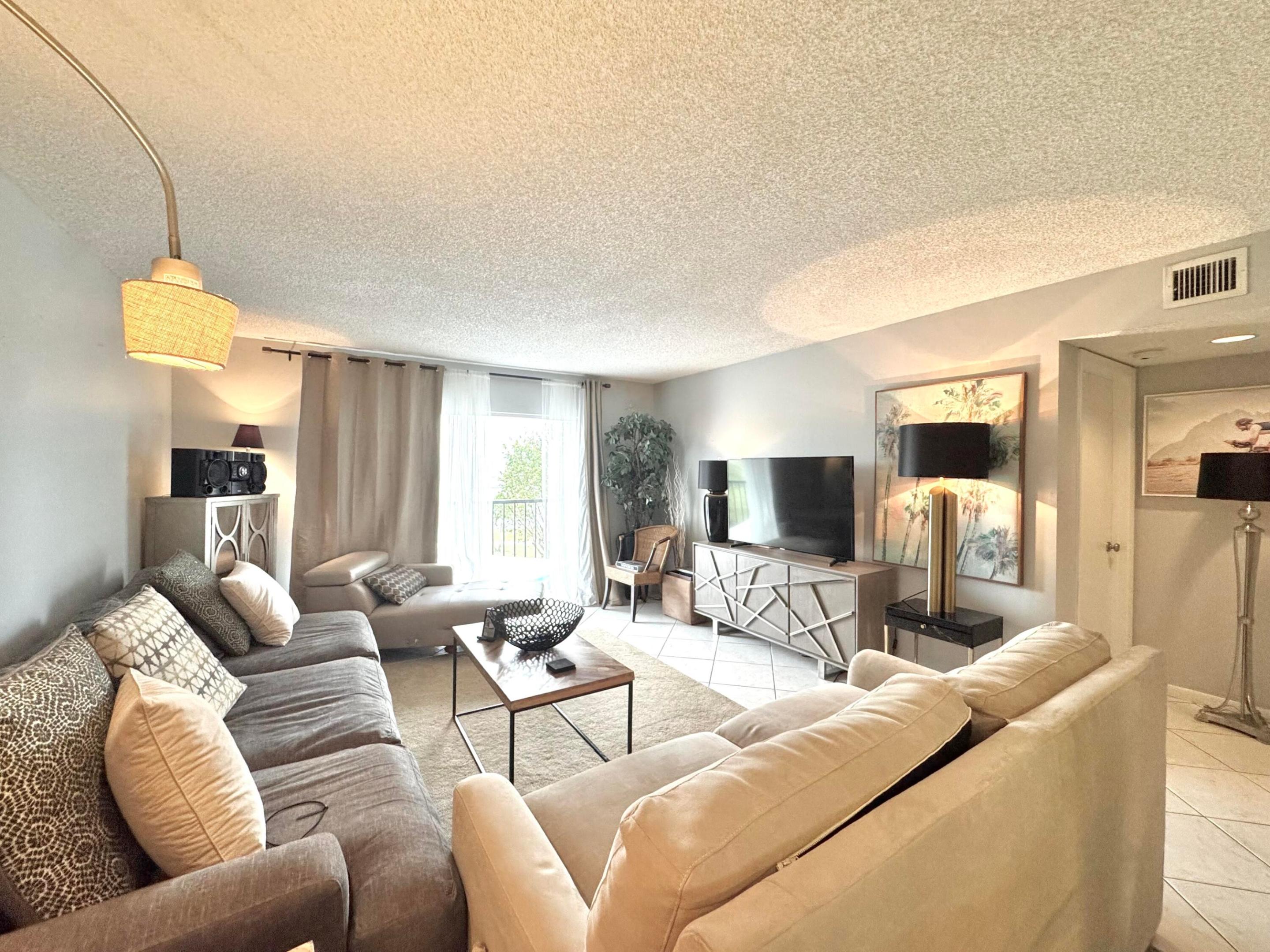 HUNTINGTON LAKES SEC TWO CONDOS - Residential