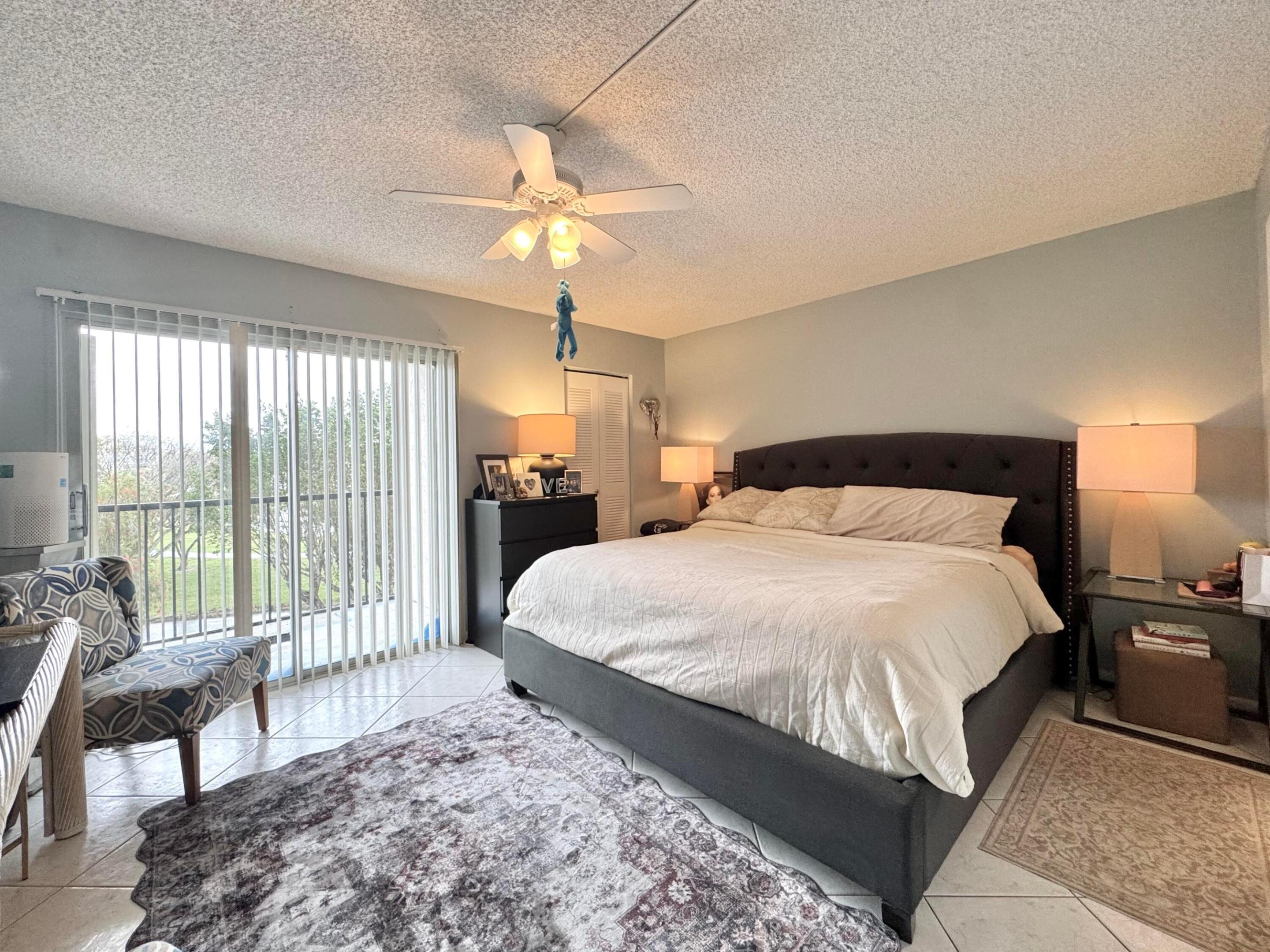 HUNTINGTON LAKES SEC TWO CONDOS - Residential