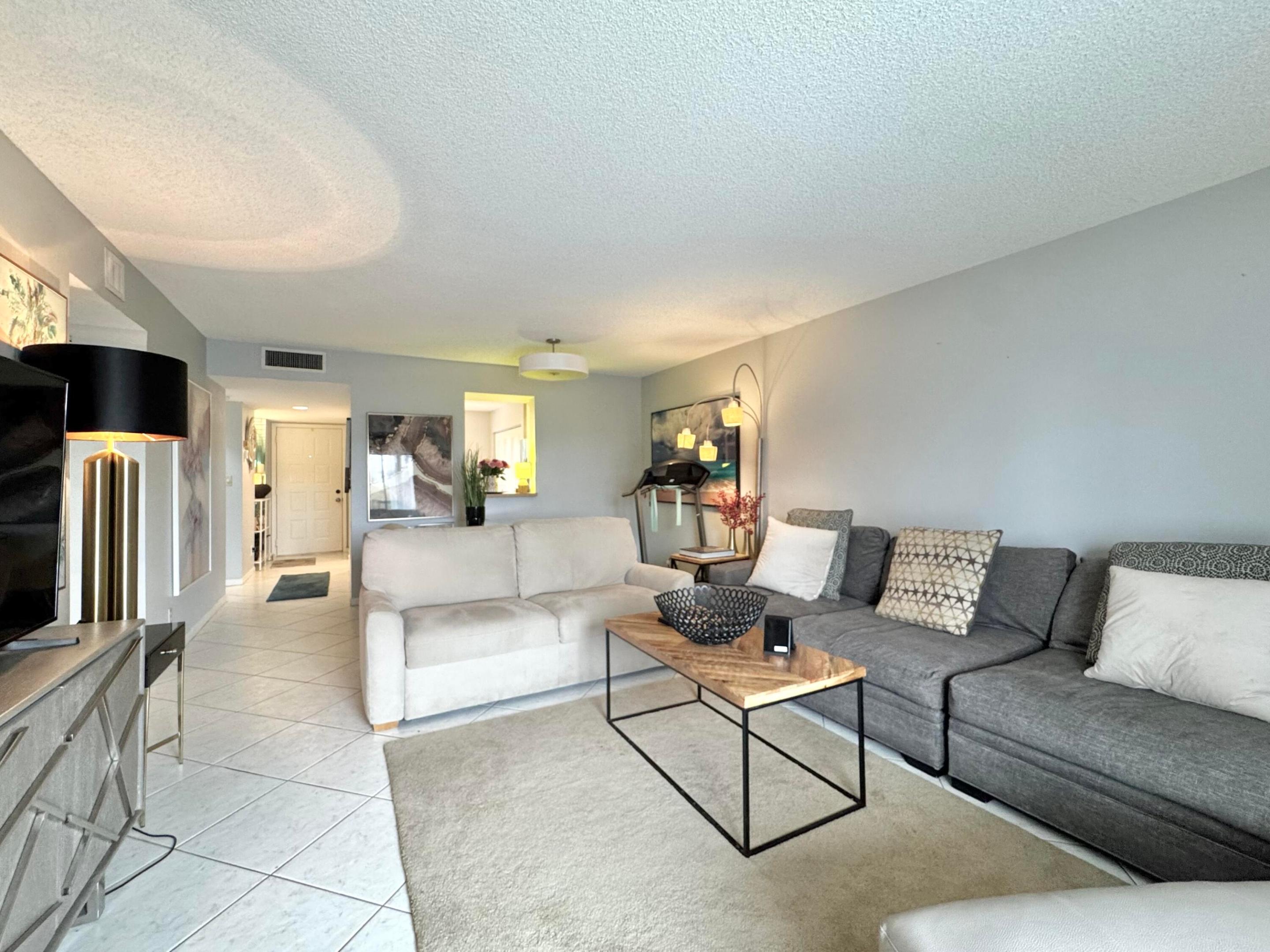 HUNTINGTON LAKES SEC TWO CONDOS - Residential