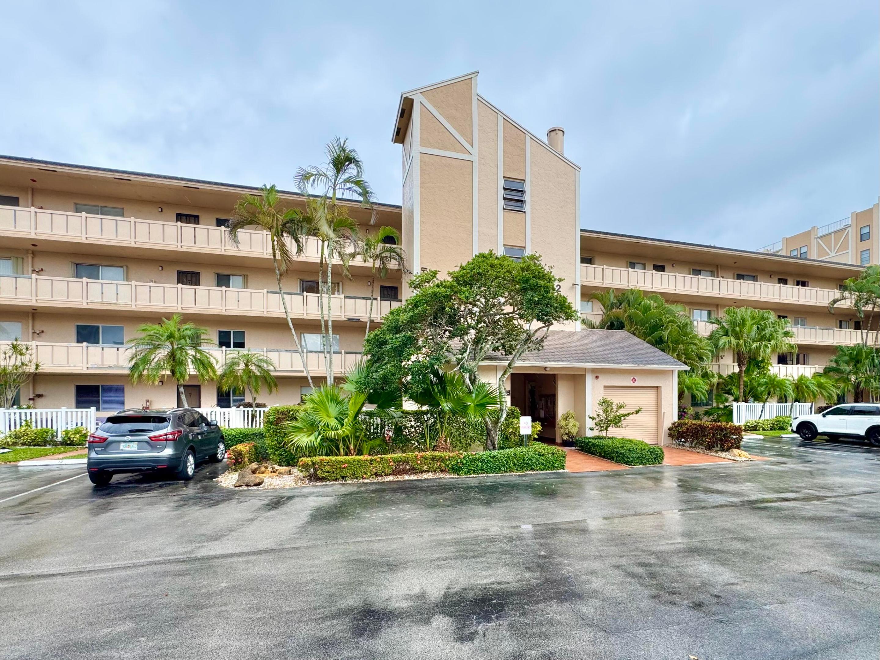 HUNTINGTON LAKES SEC TWO CONDOS - Residential