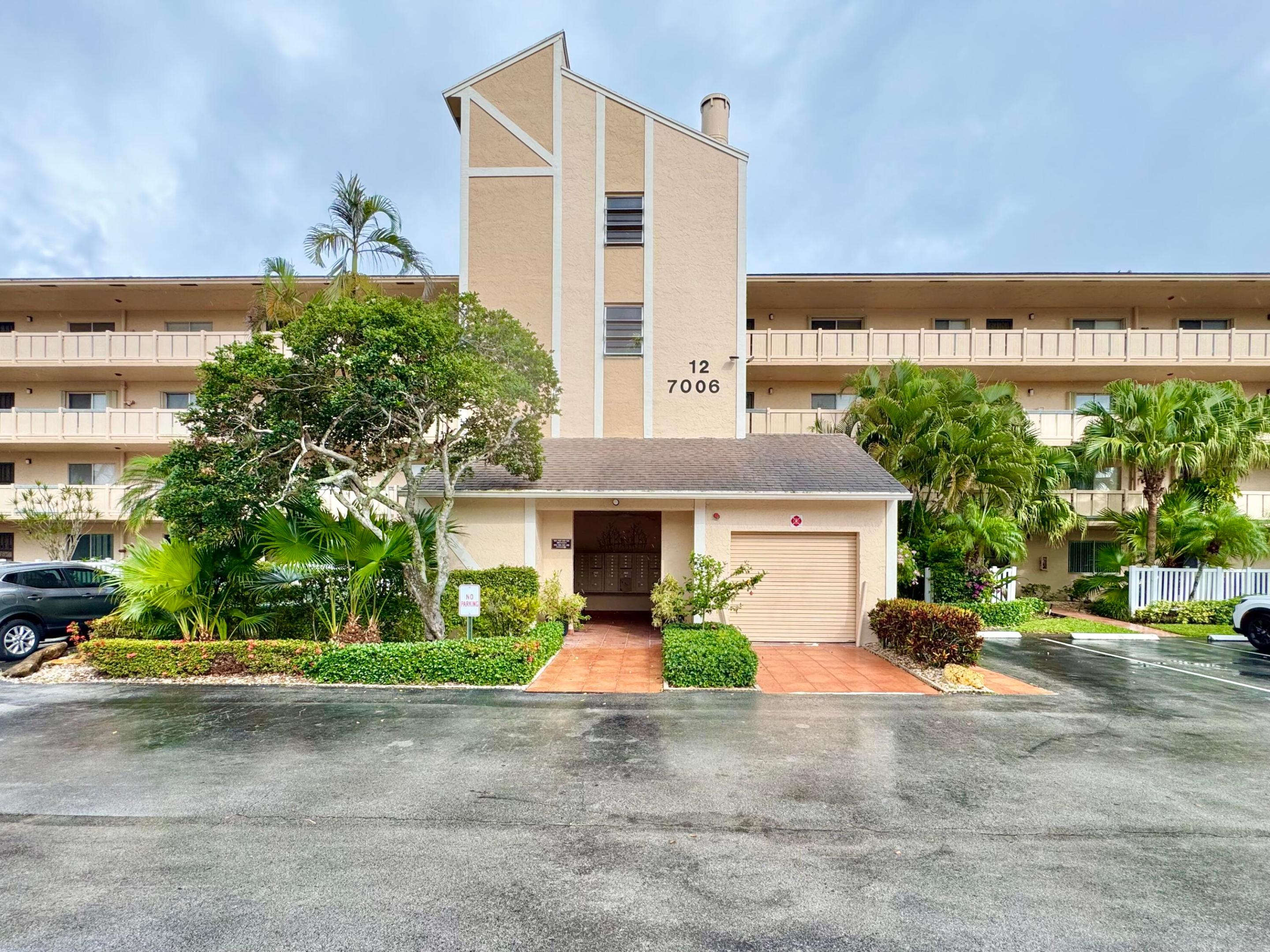 HUNTINGTON LAKES SEC TWO CONDOS - Residential