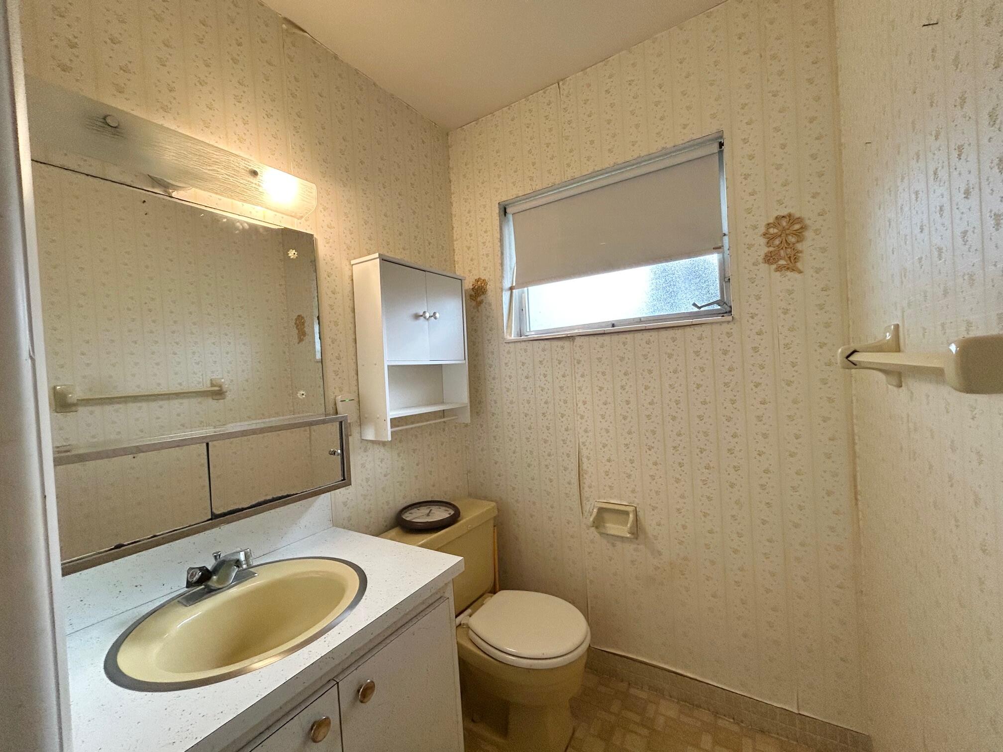 CRESTHAVEN VILLAS 15 CONDO - Residential