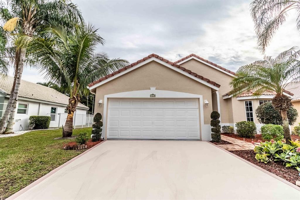 Photo of 7514 Ironbridge Circle, Delray Beach, FL 33446 (MLS # R10684579)