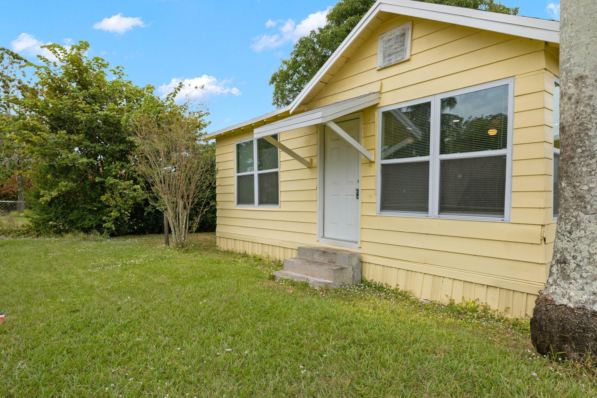 337 E Obispo Avenue