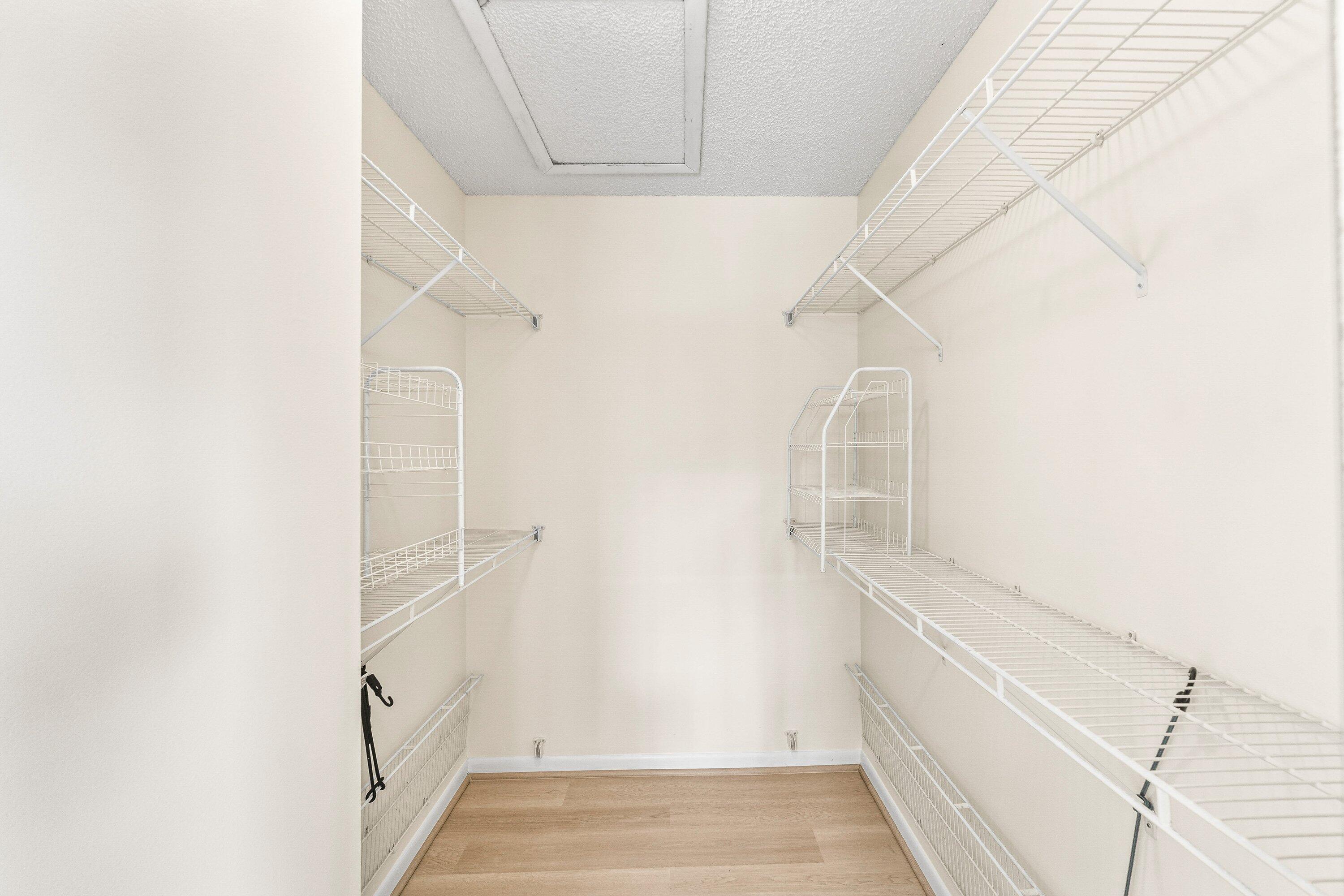 PINE RIDGE NORTH VILLAGE III CONDO - Residential